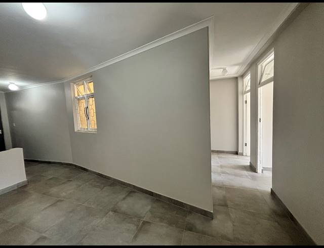 3 BEDROOM FLAT TO LET IN SEA VIEW